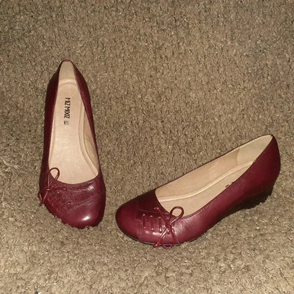 MIZ MOOZ NYC-Paula Mini Wedge-Burgundy Red Leather-Toe Stitches-Sz 6-Near Mint - Picture 1 of 7